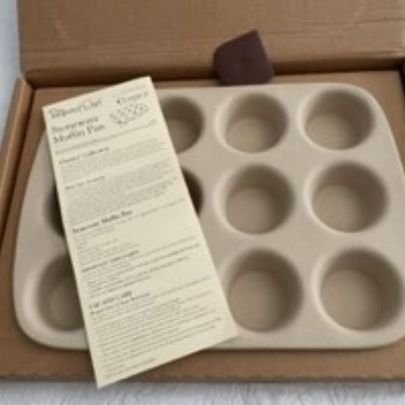 Pampered Chef Kitchen Pampered Chef Stoneware 2muffin Pan Never